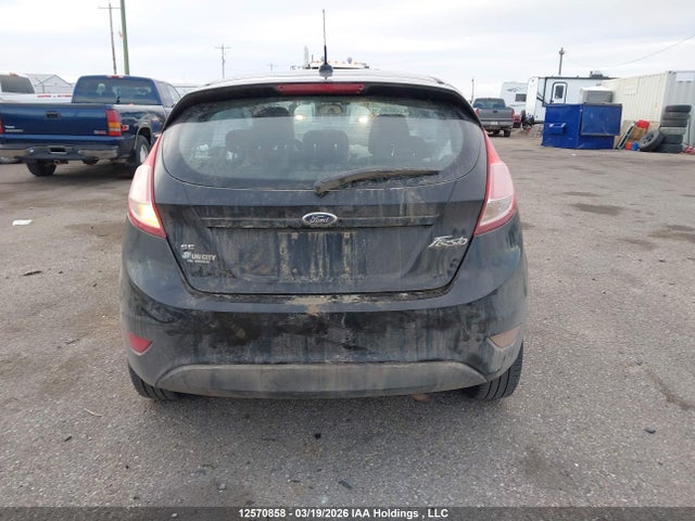 12570858 :رقم المزاد ، 3FADP4EJ5FM131491 vin ، 2015 Ford Fiesta Se مزاد بيع