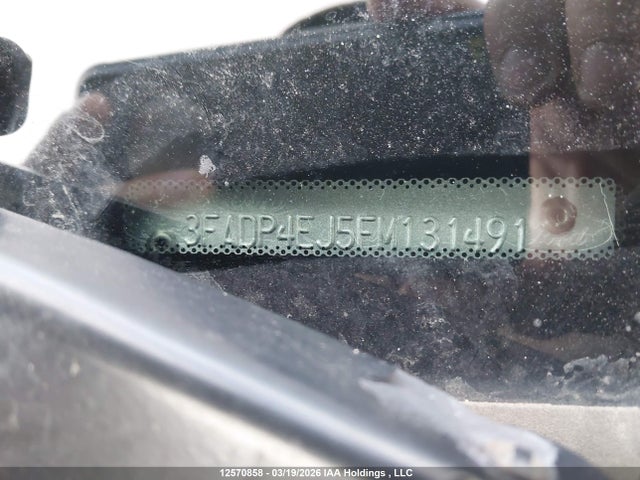 12570858 :رقم المزاد ، 3FADP4EJ5FM131491 vin ، 2015 Ford Fiesta Se مزاد بيع