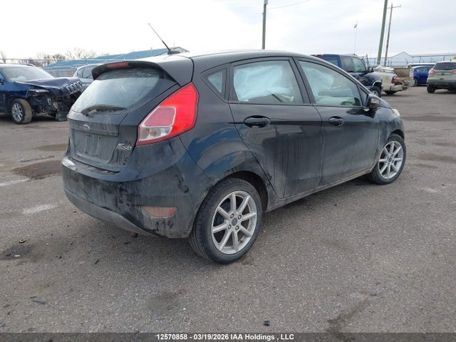 12570858 :رقم المزاد ، 3FADP4EJ5FM131491 vin ، 2015 Ford Fiesta Se مزاد بيع
