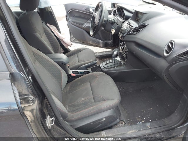 12570858 :رقم المزاد ، 3FADP4EJ5FM131491 vin ، 2015 Ford Fiesta Se مزاد بيع