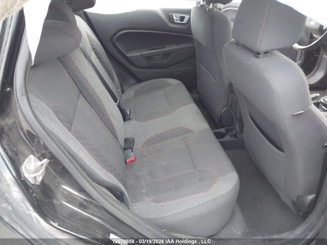 12570858 :رقم المزاد ، 3FADP4EJ5FM131491 vin ، 2015 Ford Fiesta Se مزاد بيع