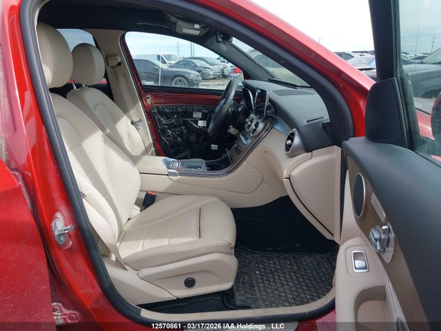 12570861 :رقم المزاد ، WDC0G8EB1LV200357 vin ، 2020 Mercedes-benz Glc 300 4matic مزاد بيع