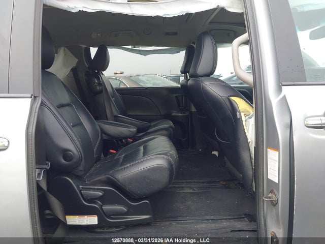 2015 Toyota Sienna Se 8 Passenger მანქანა იყიდება აუქციონზე, vin: 5TDXK3DC4FS591034, აუქციონის ნომერი: 12570888