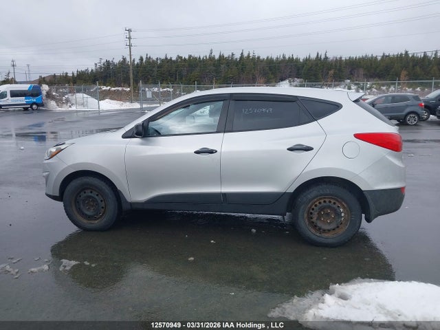 KM8JT3AF4FU049344 Hyundai Tucson Gl