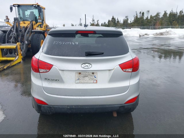 KM8JT3AF4FU049344 Hyundai Tucson Gl
