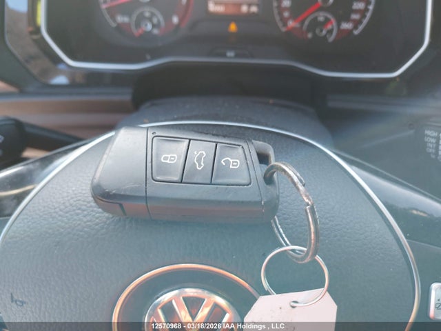 12570968 :رقم المزاد ، 3VWEB7BU2LM058926 vin ، 2020 Volkswagen Jetta Highline مزاد بيع