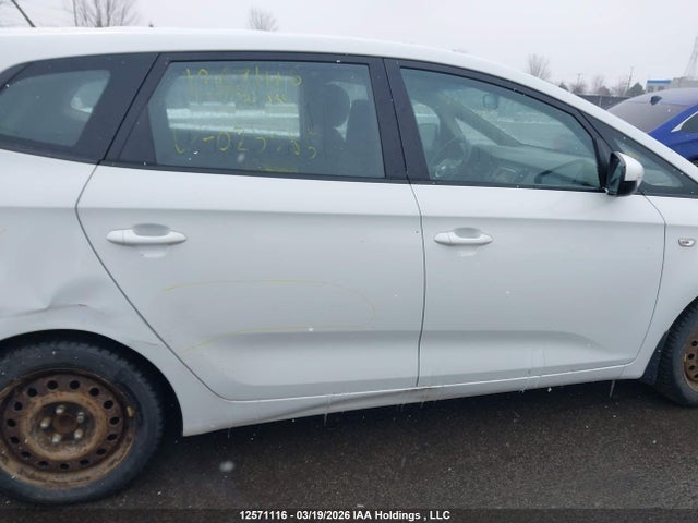 12571116 :رقم المزاد ، KNAHT8A35E7025585 vin ، 2014 Kia Rondo مزاد بيع