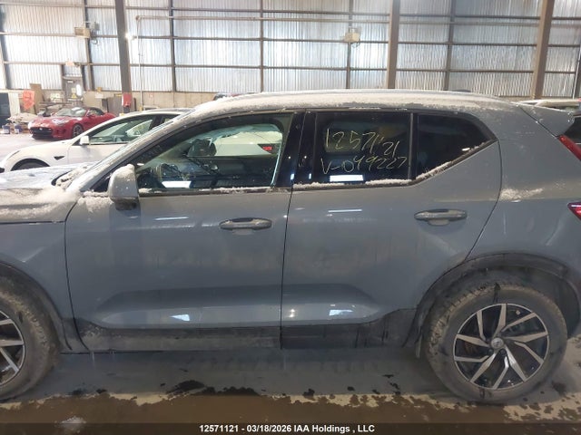 YV4L12UV8P2049227 Volvo Xc40 B5 Core