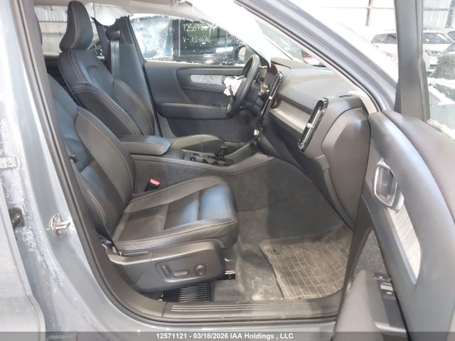 YV4L12UV8P2049227 Volvo Xc40 B5 Core
