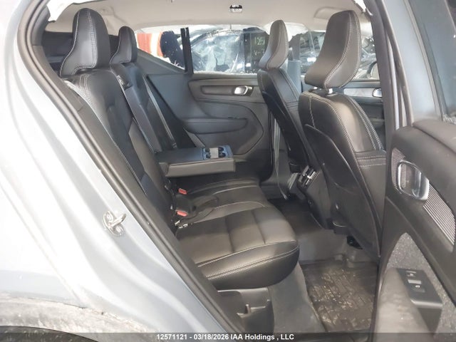 YV4L12UV8P2049227 Volvo Xc40 B5 Core