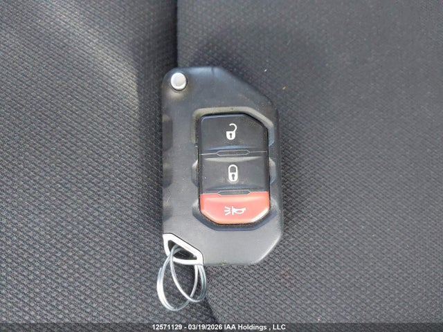 1C4HJXEN1PW559626 Jeep Wrangler 4-door Sahara