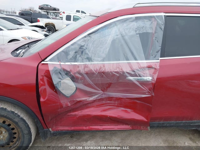 2015 Nissan Rogue S/sl/sv მანქანა იყიდება აუქციონზე, vin: 5N1AT2MV4FC838015, აუქციონის ნომერი: 12571208