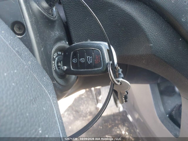 5NMZUDLB2JH068799 Hyundai Santa Fe Sport 2.4 Se