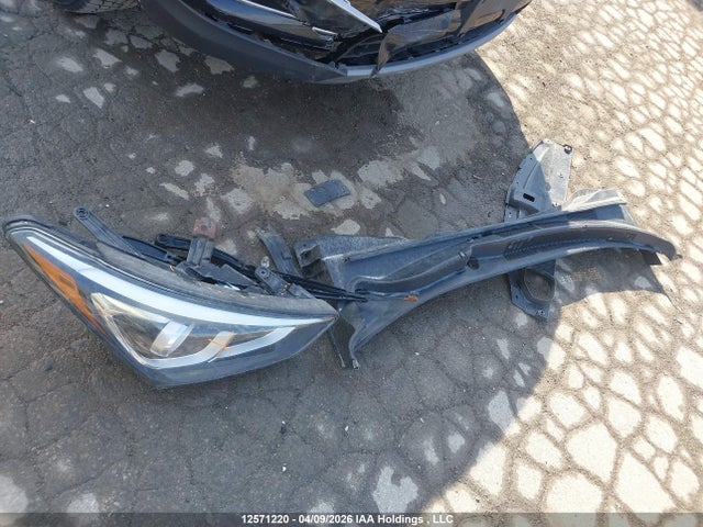 5NMZUDLB2JH068799 Hyundai Santa Fe Sport 2.4 Se