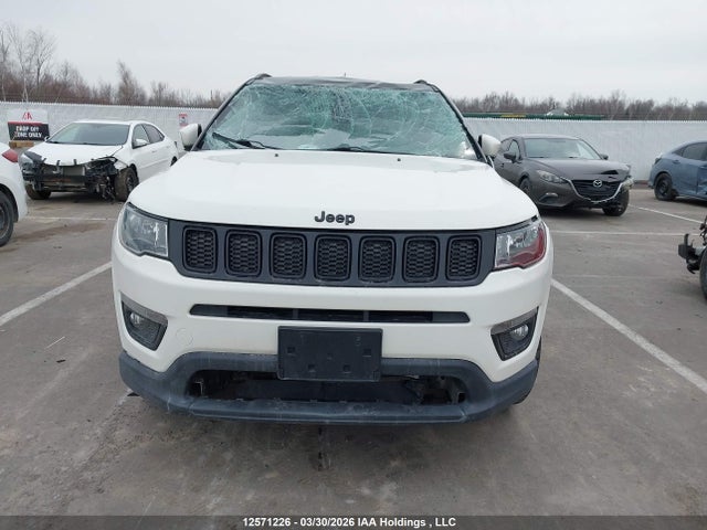 3C4NJCBB0JT318823 Jeep Compass Latitude