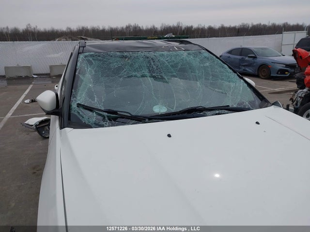 3C4NJCBB0JT318823 Jeep Compass Latitude
