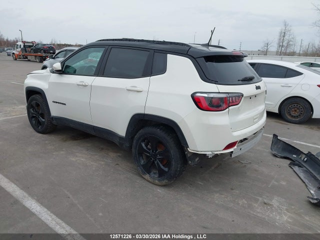 3C4NJCBB0JT318823 Jeep Compass Latitude