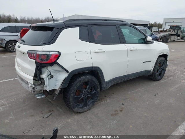 3C4NJCBB0JT318823 Jeep Compass Latitude