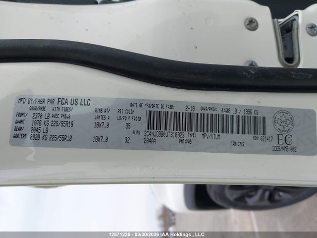 3C4NJCBB0JT318823 Jeep Compass Latitude