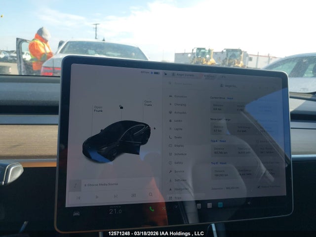 12571248 :رقم المزاد ، 5YJ3E1EA6JF020973 vin ، 2018 Tesla Model 3 مزاد بيع