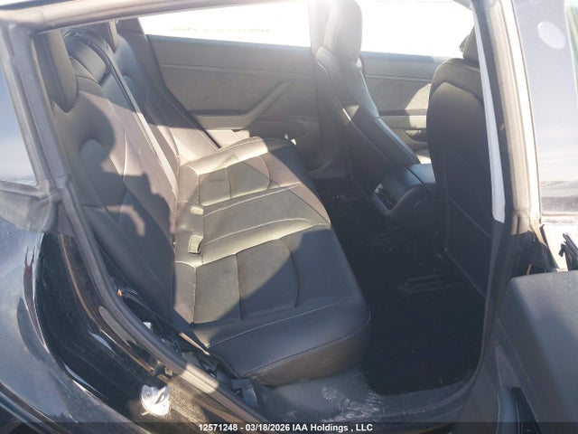 12571248 :رقم المزاد ، 5YJ3E1EA6JF020973 vin ، 2018 Tesla Model 3 مزاد بيع