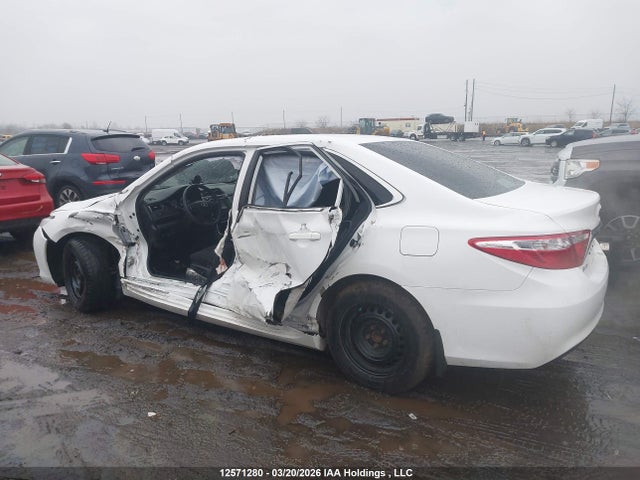 2016 Toyota Camry Le მანქანა იყიდება აუქციონზე, vin: 4T1BF1FK0GU559262, აუქციონის ნომერი: 12571280