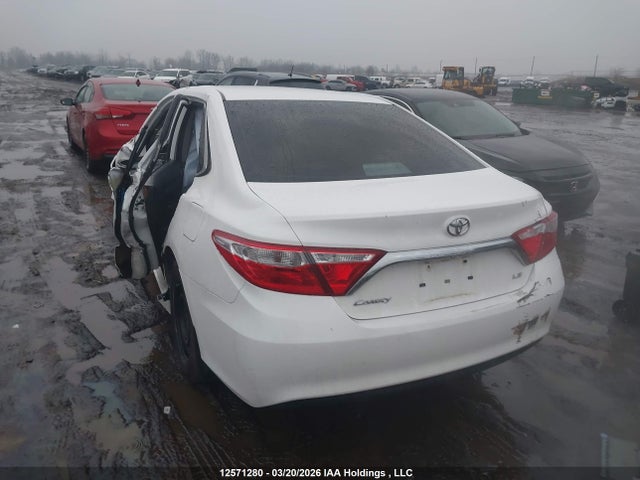 2016 Toyota Camry Le მანქანა იყიდება აუქციონზე, vin: 4T1BF1FK0GU559262, აუქციონის ნომერი: 12571280