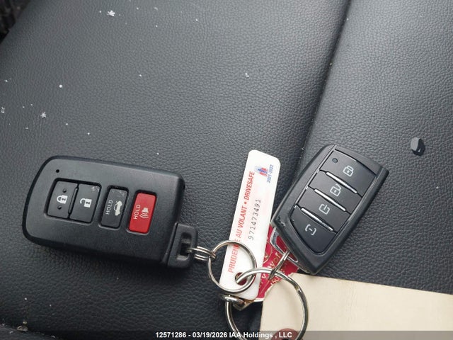 12571286 :رقم المزاد ، 2T1BURHE9JC973371 vin ، 2018 Toyota Corolla L/le/xle/se/xse مزاد بيع