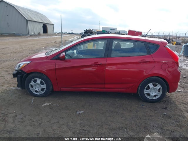 KMHCT5AE6GU241846 Hyundai ACCENT SE
