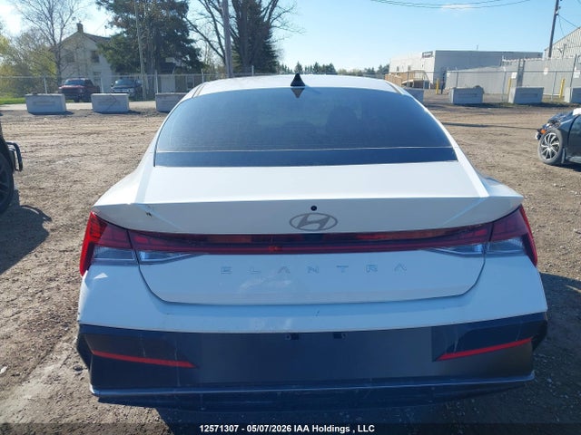2024 Hyundai Elantra Luxury მანქანა იყიდება აუქციონზე, vin: KMHLN4DG7RU754575, აუქციონის ნომერი: 12571307