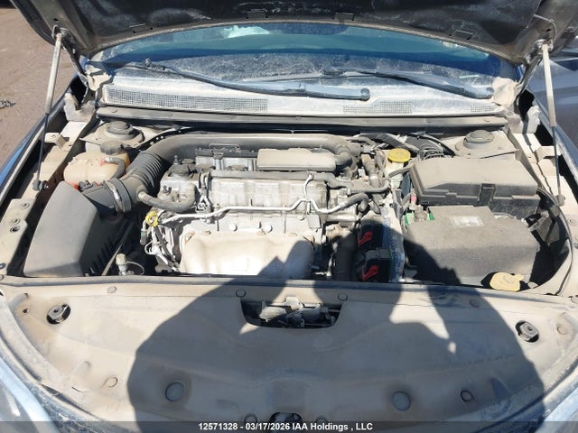 12571328 :رقم المزاد ، 1C3CCCFB3FN614720 vin ، 2015 Chrysler 200 Lx مزاد بيع