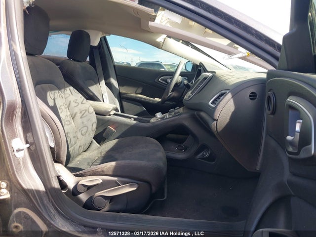 12571328 :رقم المزاد ، 1C3CCCFB3FN614720 vin ، 2015 Chrysler 200 Lx مزاد بيع
