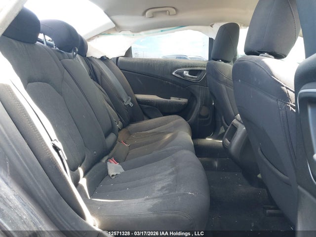 12571328 :رقم المزاد ، 1C3CCCFB3FN614720 vin ، 2015 Chrysler 200 Lx مزاد بيع