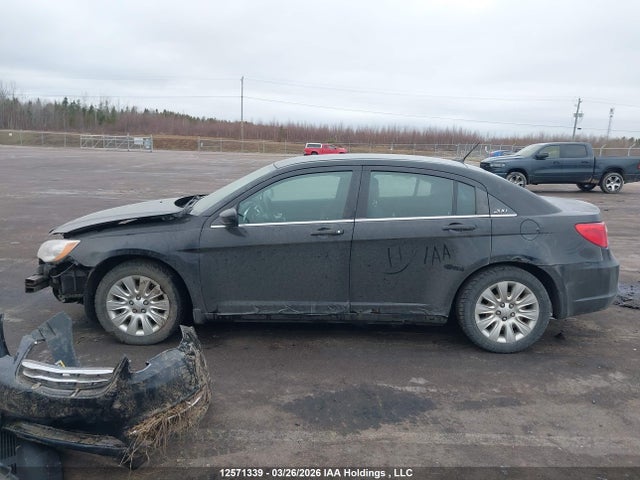 2014 Chrysler 200 Lx მანქანა იყიდება აუქციონზე, vin: 1C3CCBAB0EN232032, აუქციონის ნომერი: 12571339
