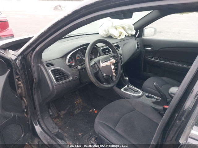2014 Chrysler 200 Lx მანქანა იყიდება აუქციონზე, vin: 1C3CCBAB0EN232032, აუქციონის ნომერი: 12571339
