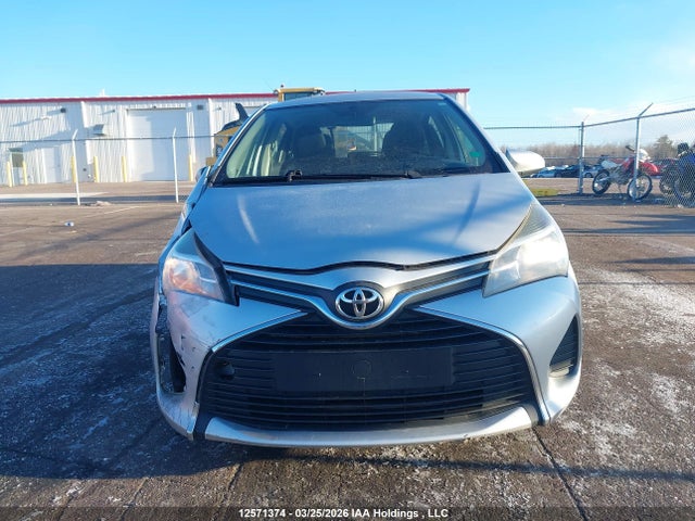 VNKKTUD30GA068015 Toyota YARIS LE