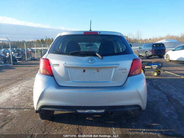 VNKKTUD30GA068015 Toyota YARIS LE