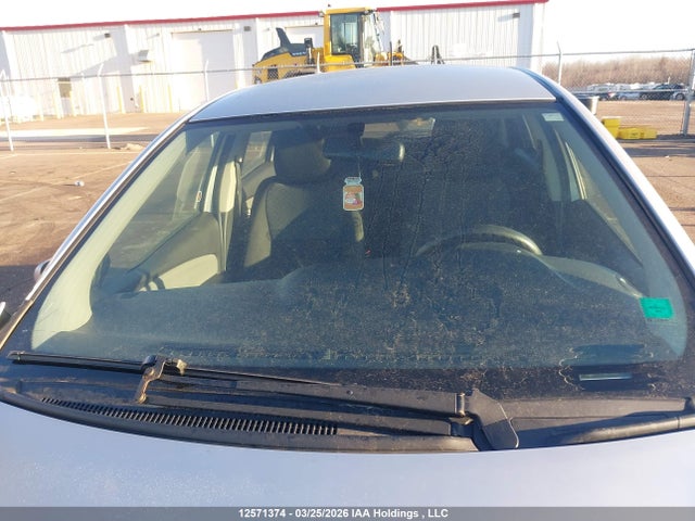 VNKKTUD30GA068015 Toyota YARIS LE
