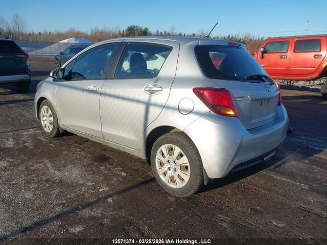 VNKKTUD30GA068015 Toyota YARIS LE
