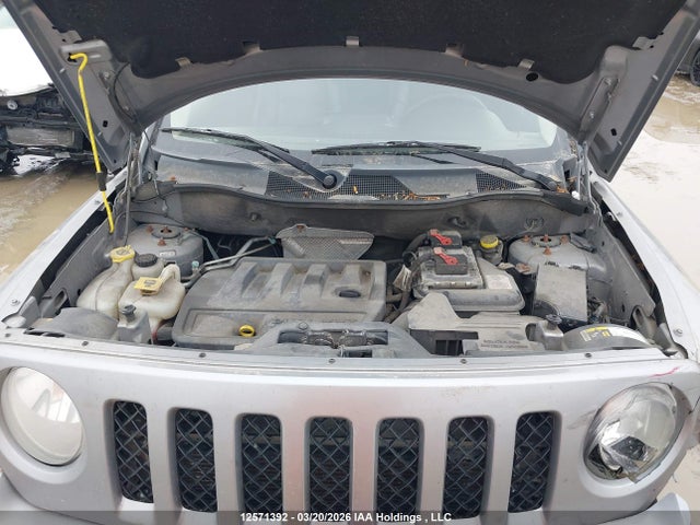 1C4NJRAB4GD510538 Jeep Patriot Sport/north