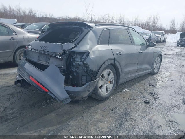 2023 Audi E-tron Chronos მანქანა იყიდება აუქციონზე, vin: WA1VAAGE1PB025654, აუქციონის ნომერი: 12571425