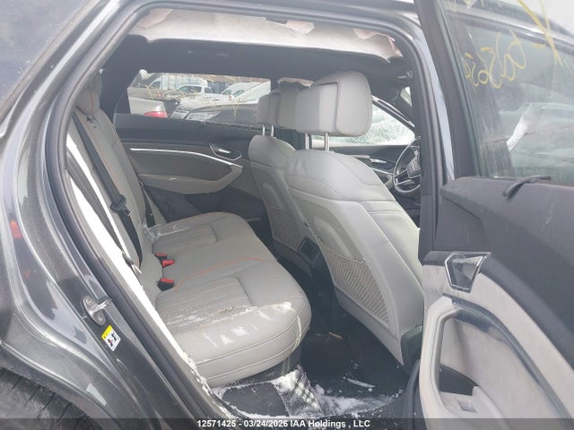 2023 Audi E-tron Chronos მანქანა იყიდება აუქციონზე, vin: WA1VAAGE1PB025654, აუქციონის ნომერი: 12571425