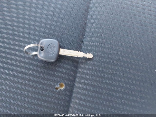 2T3ZFREV9HW324361 Toyota RAV4 LE