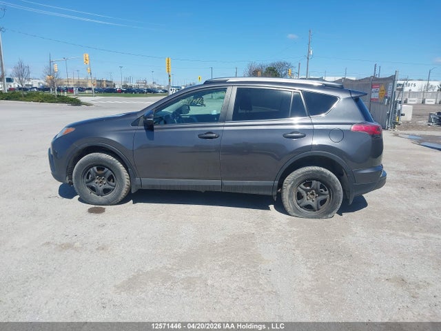 2T3ZFREV9HW324361 Toyota RAV4 LE