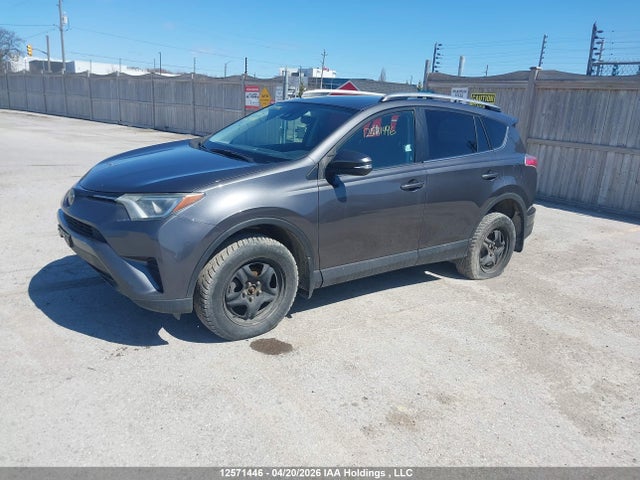2T3ZFREV9HW324361 Toyota RAV4 LE