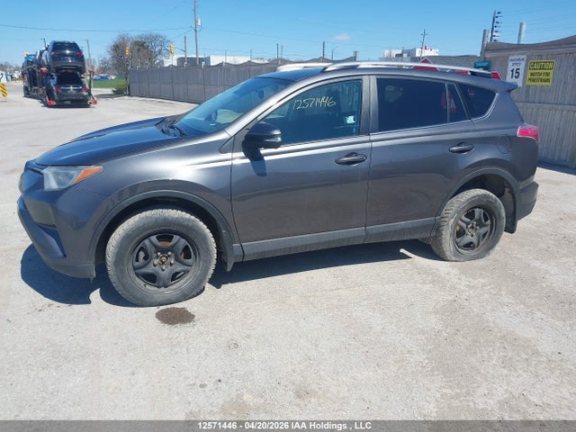 2T3ZFREV9HW324361 Toyota RAV4 LE