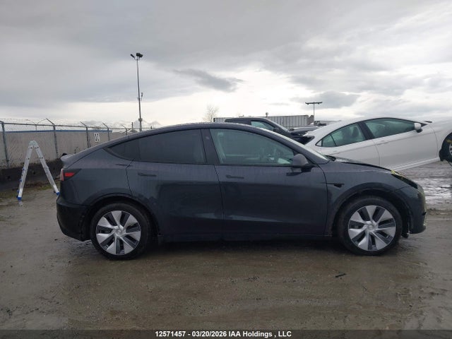 Tesla Model Y 2024 7SAYGDEE9RF993025 Image 14