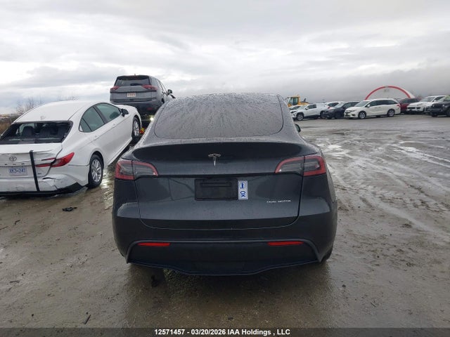 Tesla Model Y 2024 7SAYGDEE9RF993025 Image 17