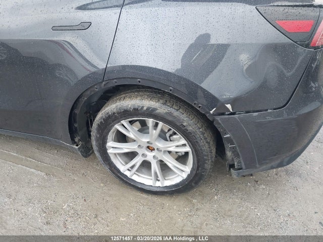 Tesla Model Y 2024 7SAYGDEE9RF993025 Image 19
