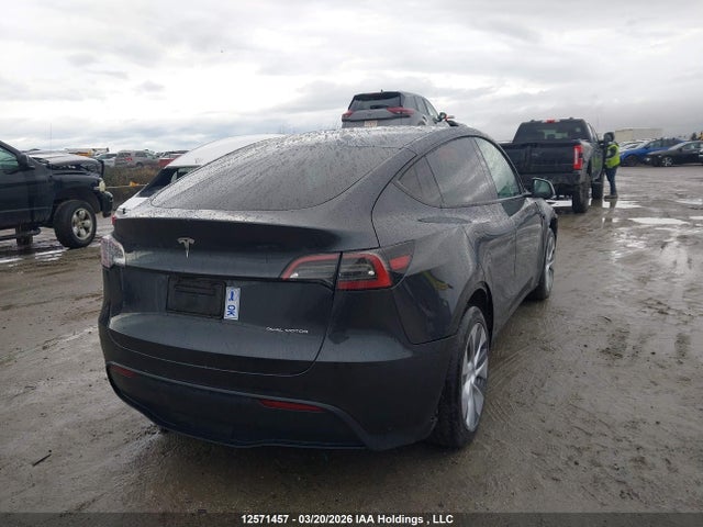 Tesla Model Y 2024 7SAYGDEE9RF993025 Image 4